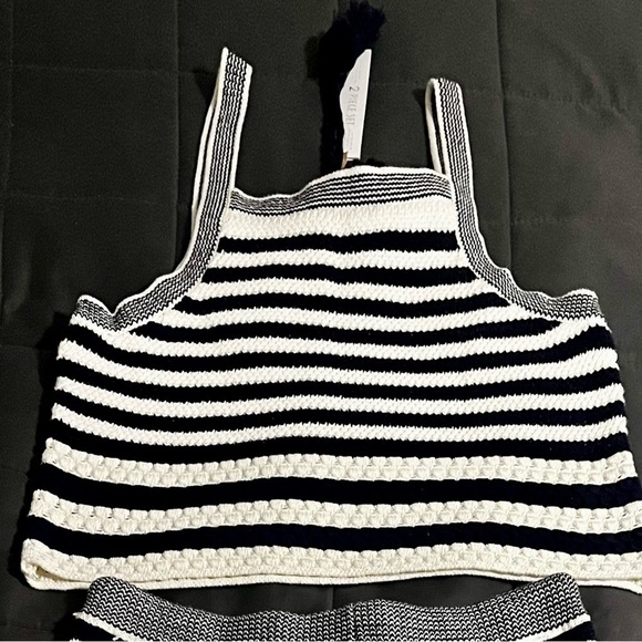 House of Harlow 1960 open knit navy sweater short set. Monrow design. - Picture 7 of 9